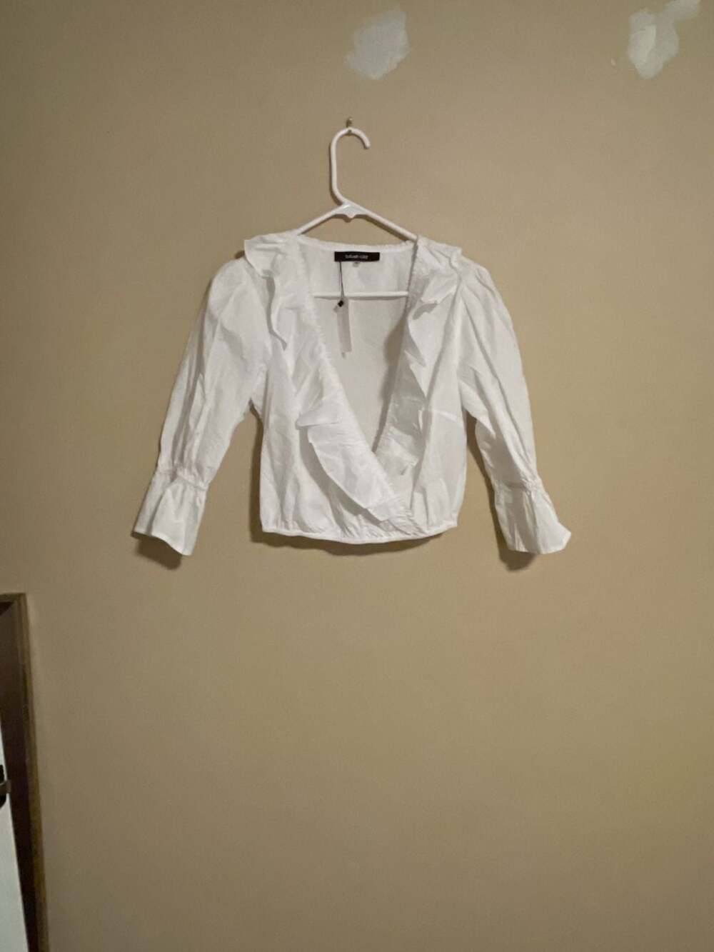 Sugar Lips Ruffle V-Neck Blouse Size M White